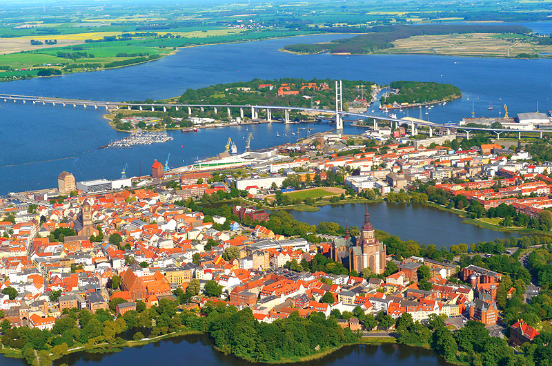 zur Übersicht Flugaufnahmen Rügenbrücke