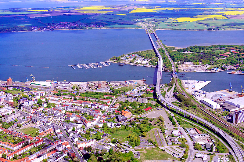 zur Übersicht Flugaufnahmen Rügenbrücke