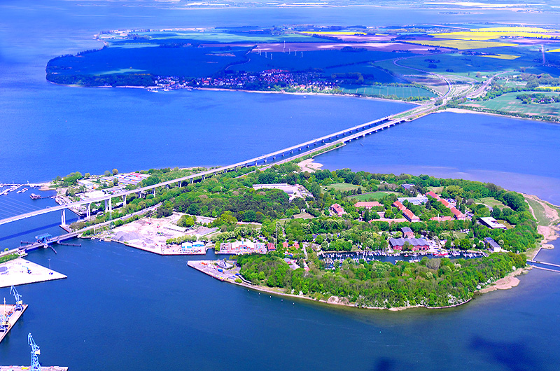 zur Übersicht Flugaufnahmen Rügenbrücke