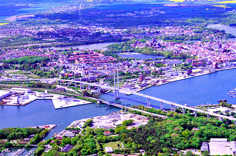 zur Übersicht Flugaufnahmen Rügenbrücke