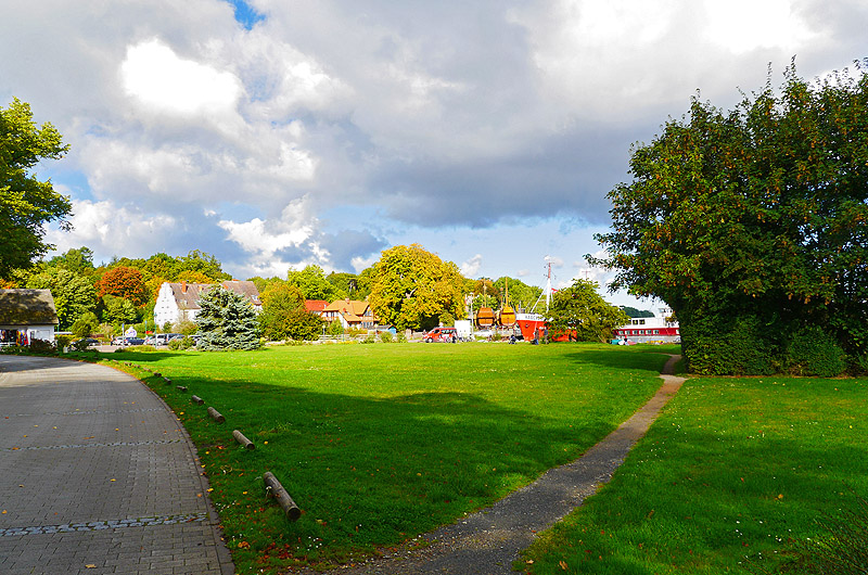 zur Übersicht Muttland 2